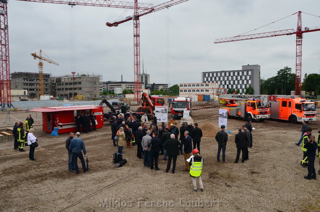 Erster Spatenstich Neues Feuerwehrzentrum Koeln Kalk Gummersbacherstr P057.JPG - Miklos Laubert